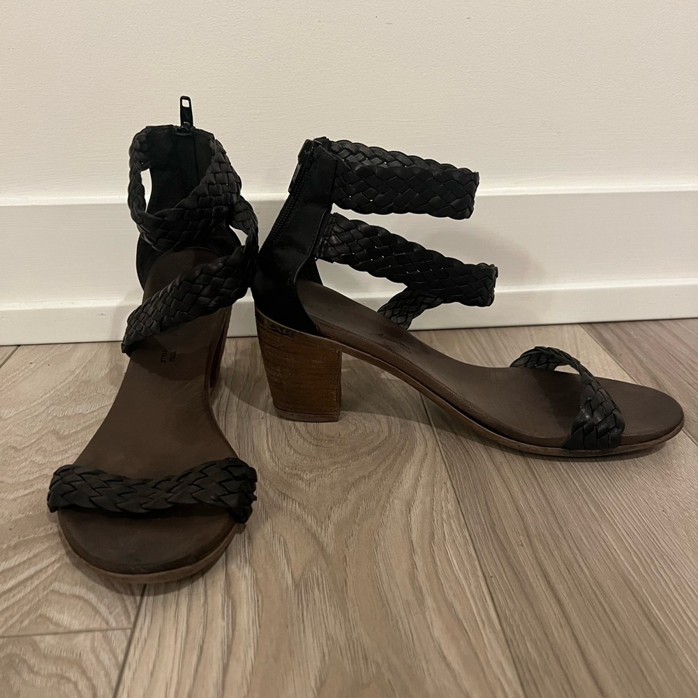 Browns Black and Brown Braided Strap Block Heel Sandals – Size 39